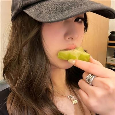 她恨我